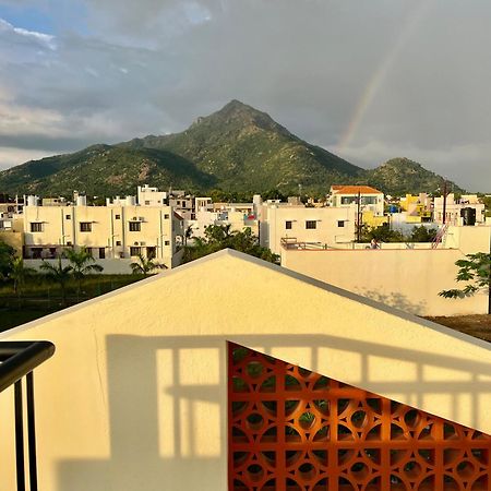 Guru Home Stay Near Sri Ramanasramam Tiruvannāmalai エクステリア 写真